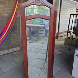 Jewelry box and mirror/ Joyero y espejo  14"×45"