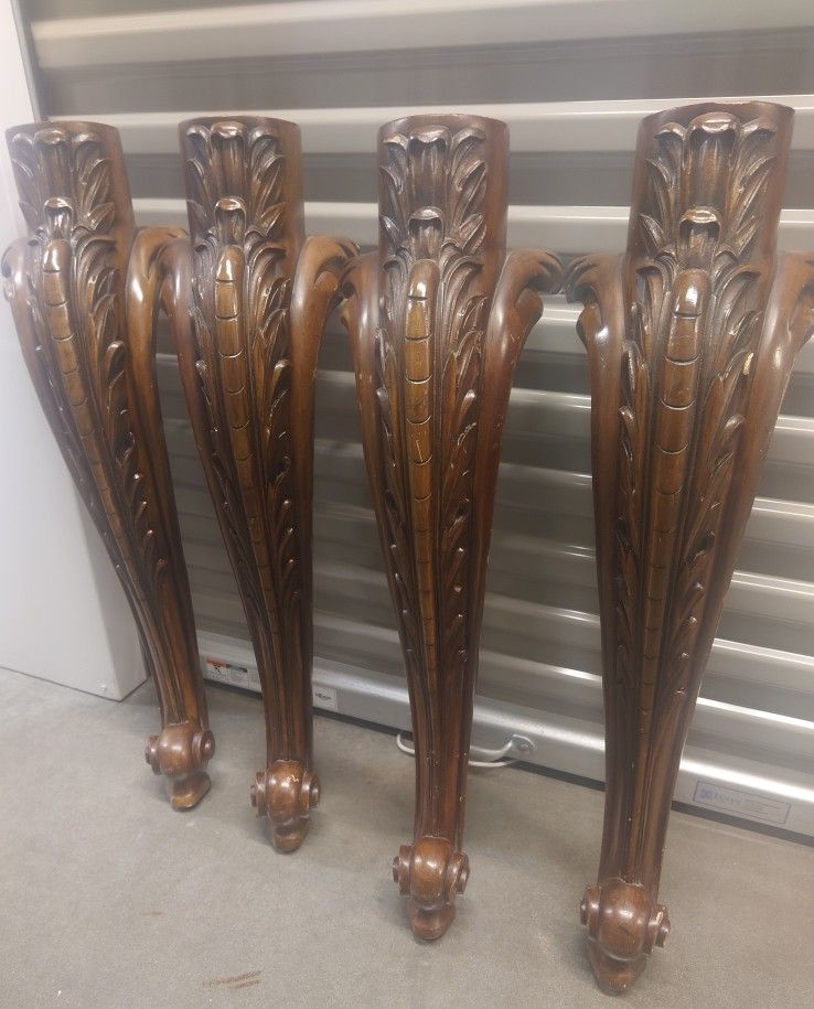 Dining Room Table & Chairs- Moving Sale - First Come First Serve.