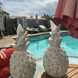 🍍Decorative Pineapple Sculptures