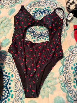 Women’s bathing suit