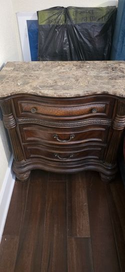 Pair Of Beautiful Vintage-look Night stands With Marble Top