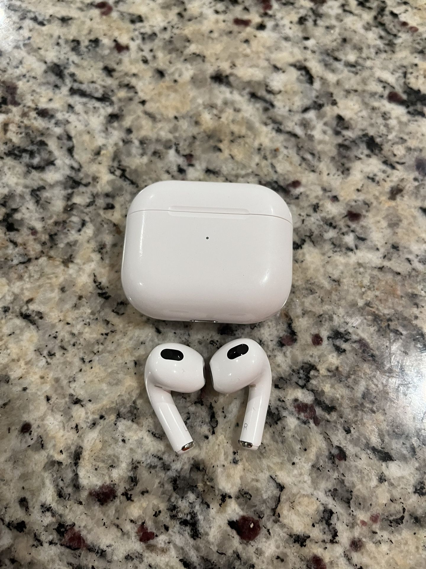 Apple AirPods 2nd Gen