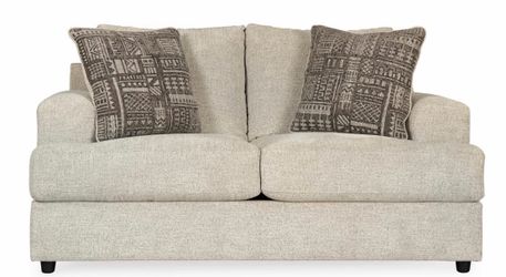 Like new: Soletren plush loveseat with 2 accent pillows