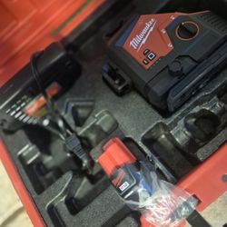 Milwaukee Laser Level 250 Fit Green 12vol 