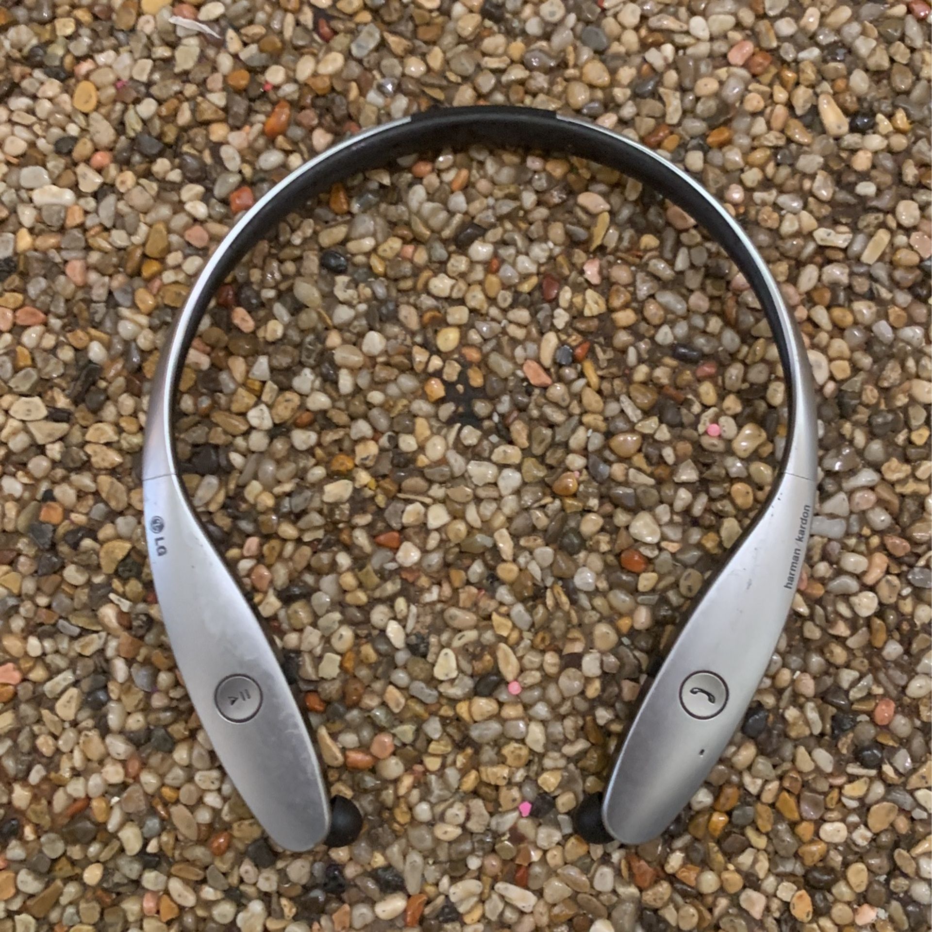 LG Harmon Kardon Bluetooth Headset HBS900