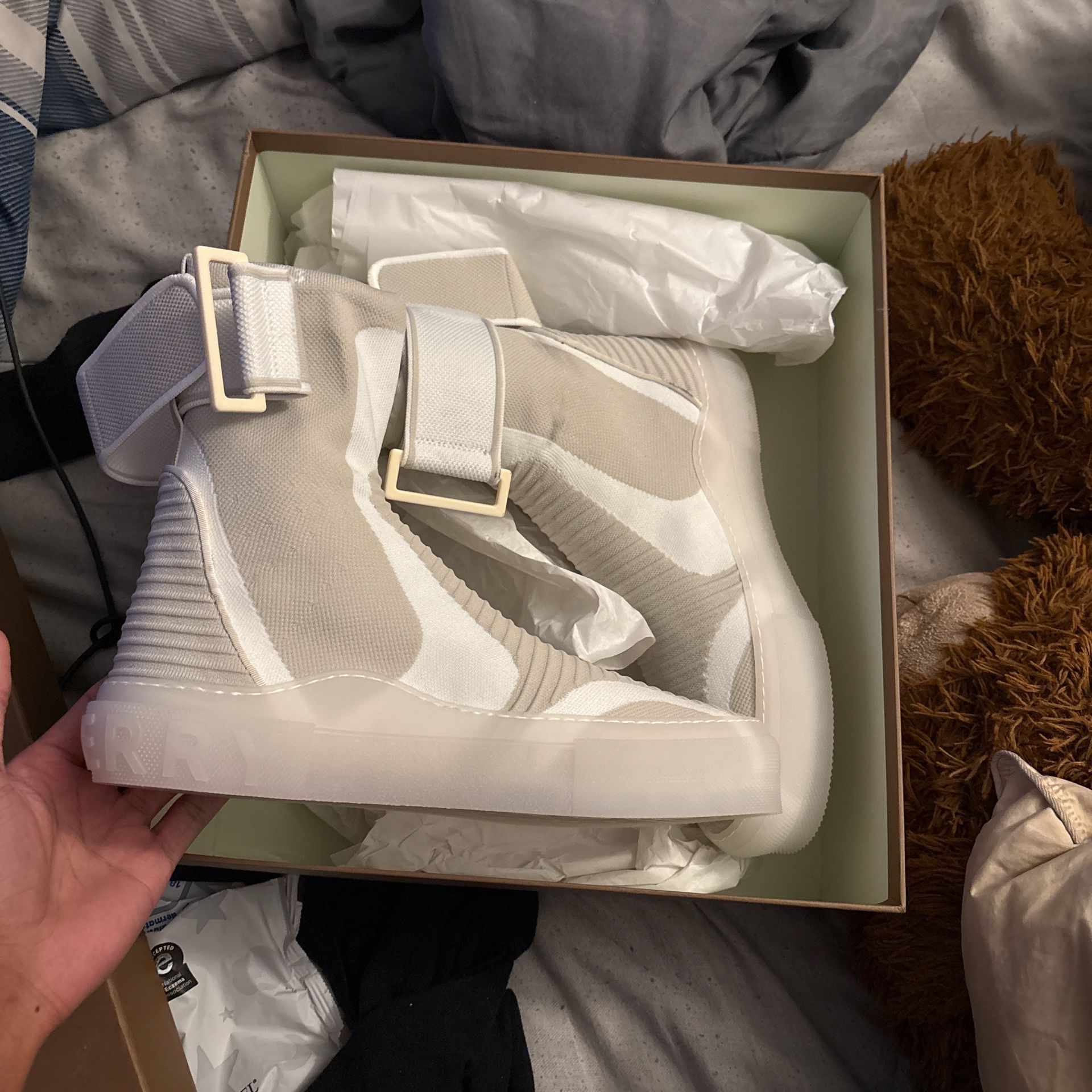 Size 9 US Burberry