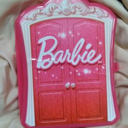 Barbies Closet Set With Magnetic Cloths And Three Magnetic Dolls 