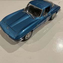 Maisto 1965 Corvette 1:18 Blue 
