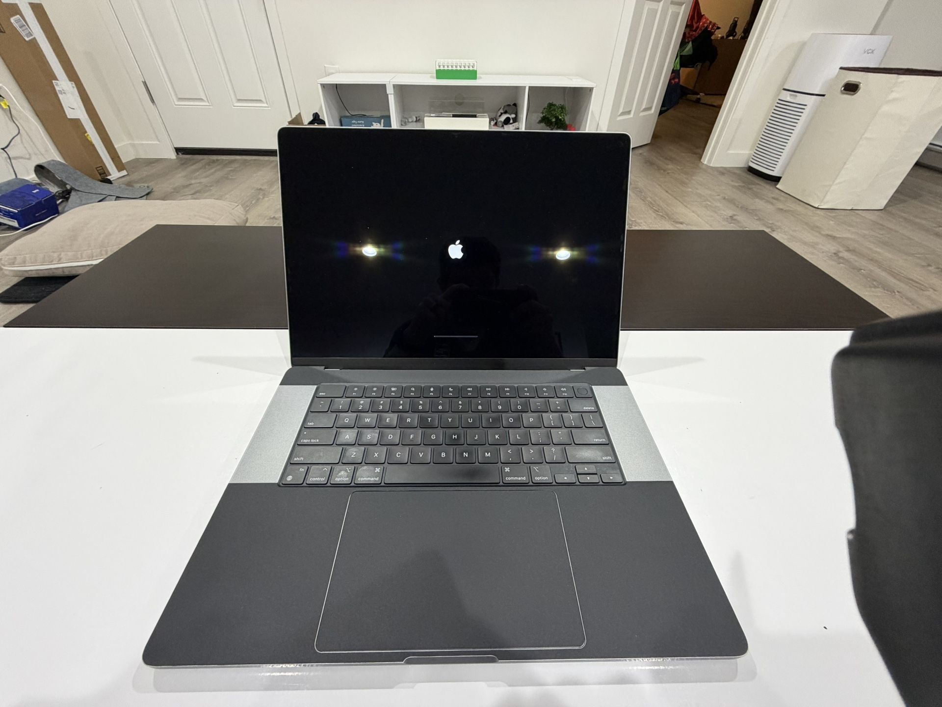 16-inch MacBook Pro M1 Pro 16GB RAM 512GB SSD Silver - Great Condition