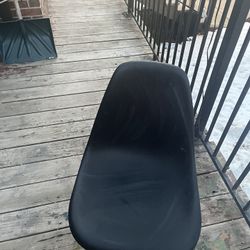 4 Plastic Chairs
