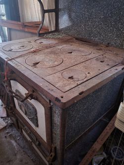 Old Wrought Iron Co Cook Top/w Water Warming Box