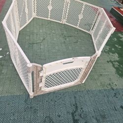 Large Outdoor/ Indoor Gate Babies/Animals 