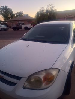Selling White Chevrolet Colbolt 2010