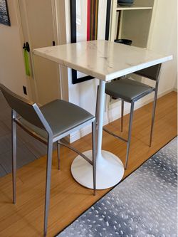 Pedestal Table and 2 Stools
