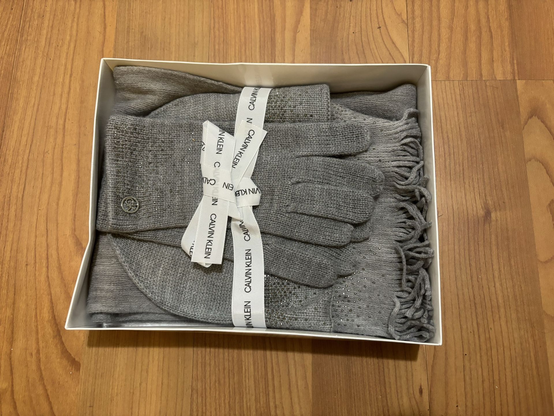 Brand New Scarf, Hat & Gloves 