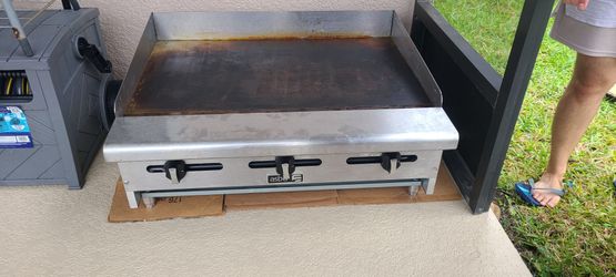Commercial 3 burner griddle