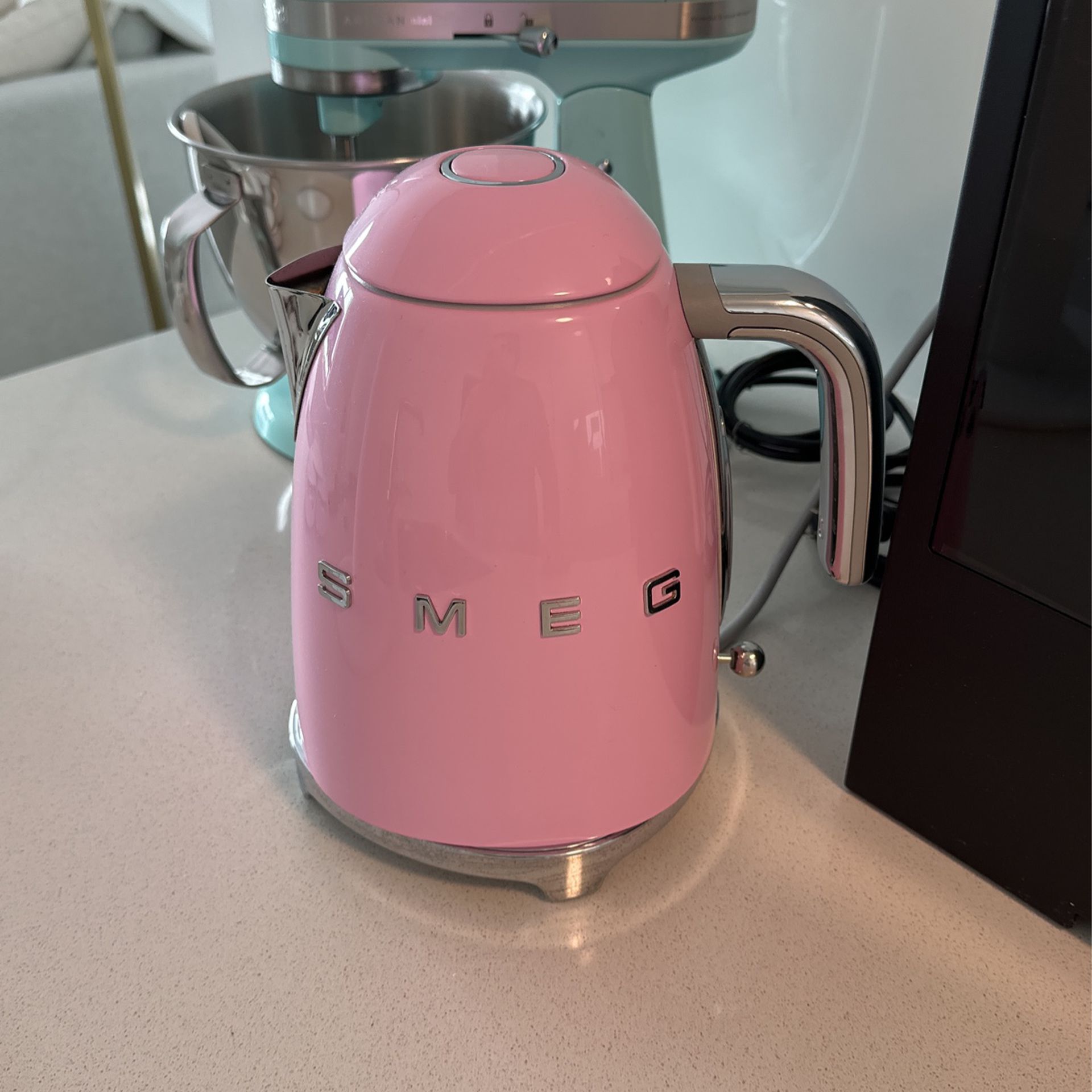 SMEG( Variable Temperature Kettle) for Sale in Suitland, MD - OfferUp