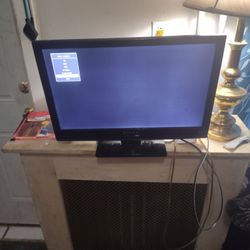 DYNEX ENERGY STAR FlAT SCREEN T.V