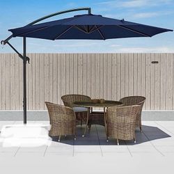 Brand New Patio Umbrella With Cross Base Stand 