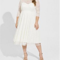 Ivory Lace Tea-Length Wedding Dress Size 26 - 4XL