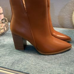 Boots Size 8