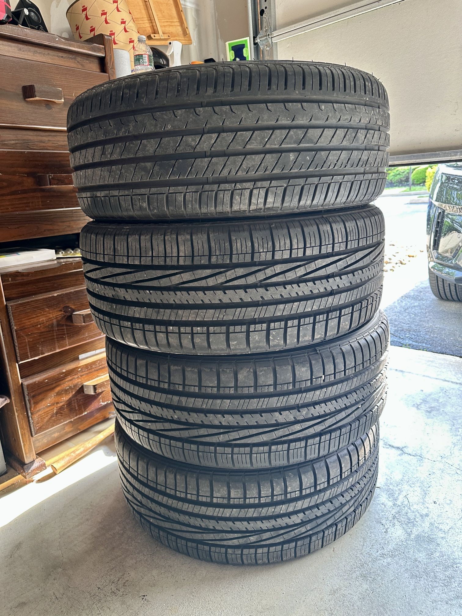 Goodyear Eagle RS A2 9V All Season 245/45R20
