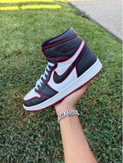 Jordan 1 High “Bloodline” Size 8.5 Men