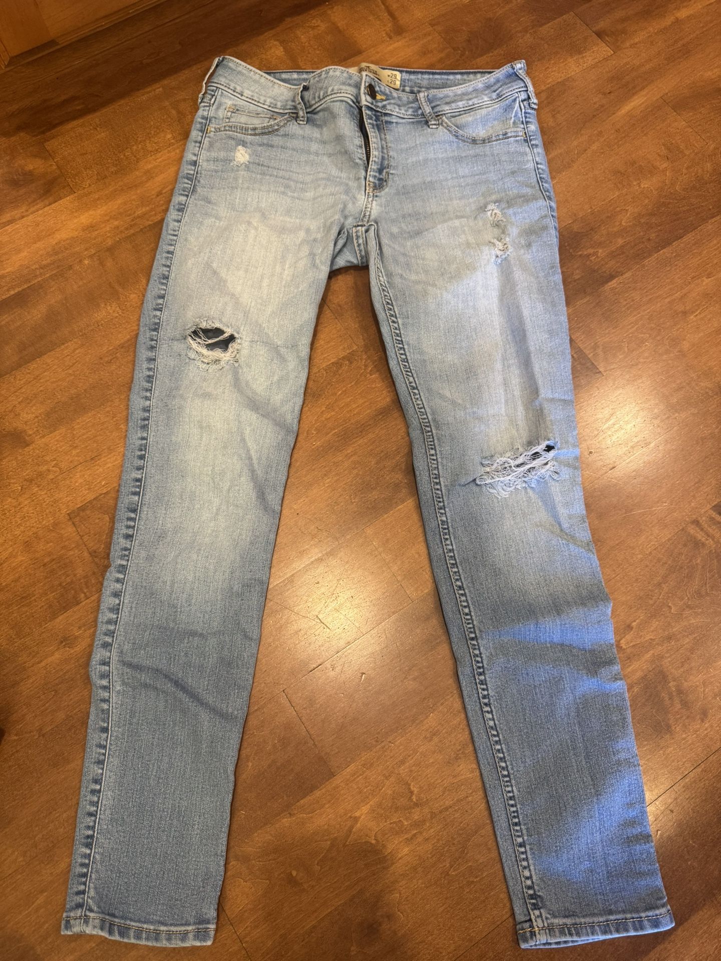 Woman’s Vintage hollister Jeans Shipping Available