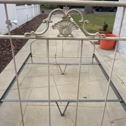Vintage queen iron Bedframe