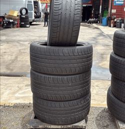 305 40 22 Advanta Set of 4 Used in Excellent Condition