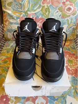 Jordan 4 white thunder