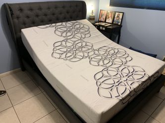 Queen Adjustable foundation , bedframe , and Queen Gel Mattress