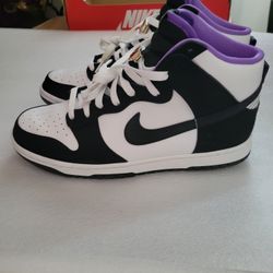 New Nike Shoes  Zise 10 