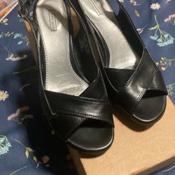 Laura Scott Black Shoes
