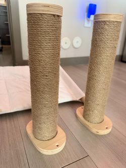 Wall cat bed/ scratchers
