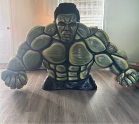Rare Hulk statue