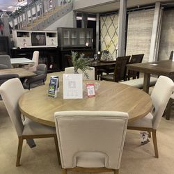 Dakmore Brown & Linen Round Dining Room Set / 5pc