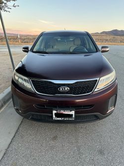 Kia Sorento SUV – Dark Red