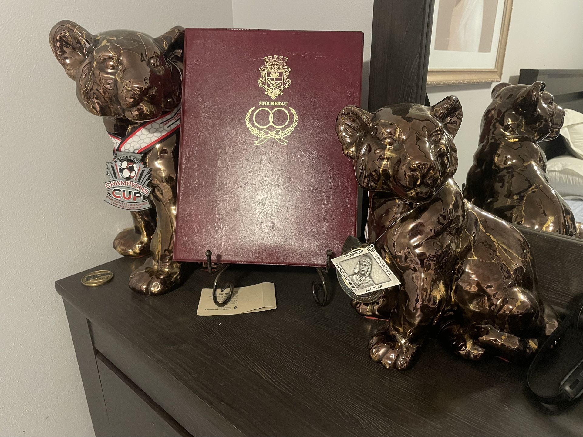 Tiger Cubs statue