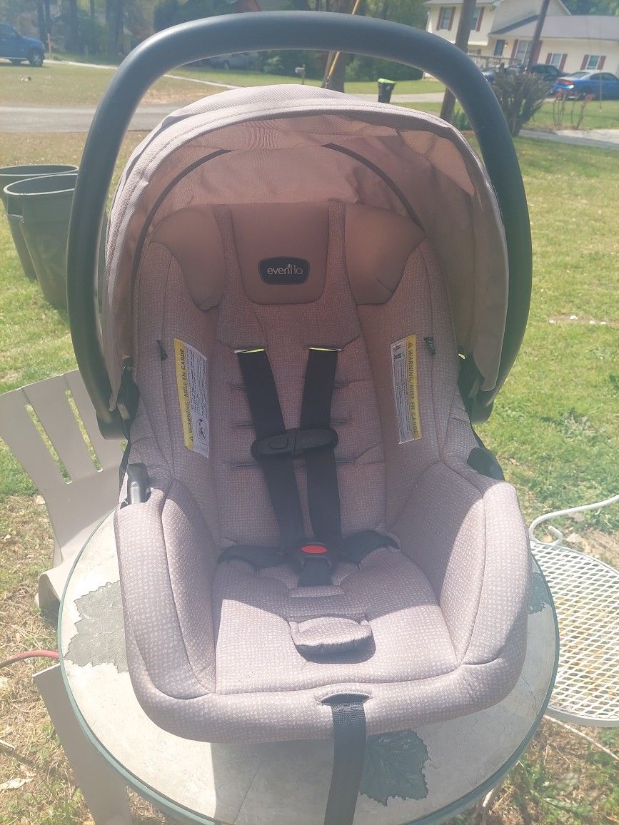 Evenflo Carseat/Stroller Combo