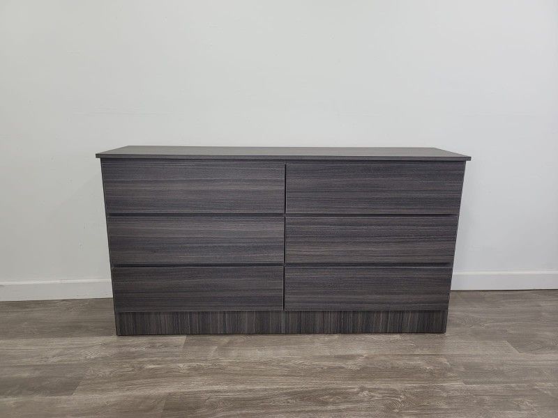 Gray Dresser// Comoda Gris