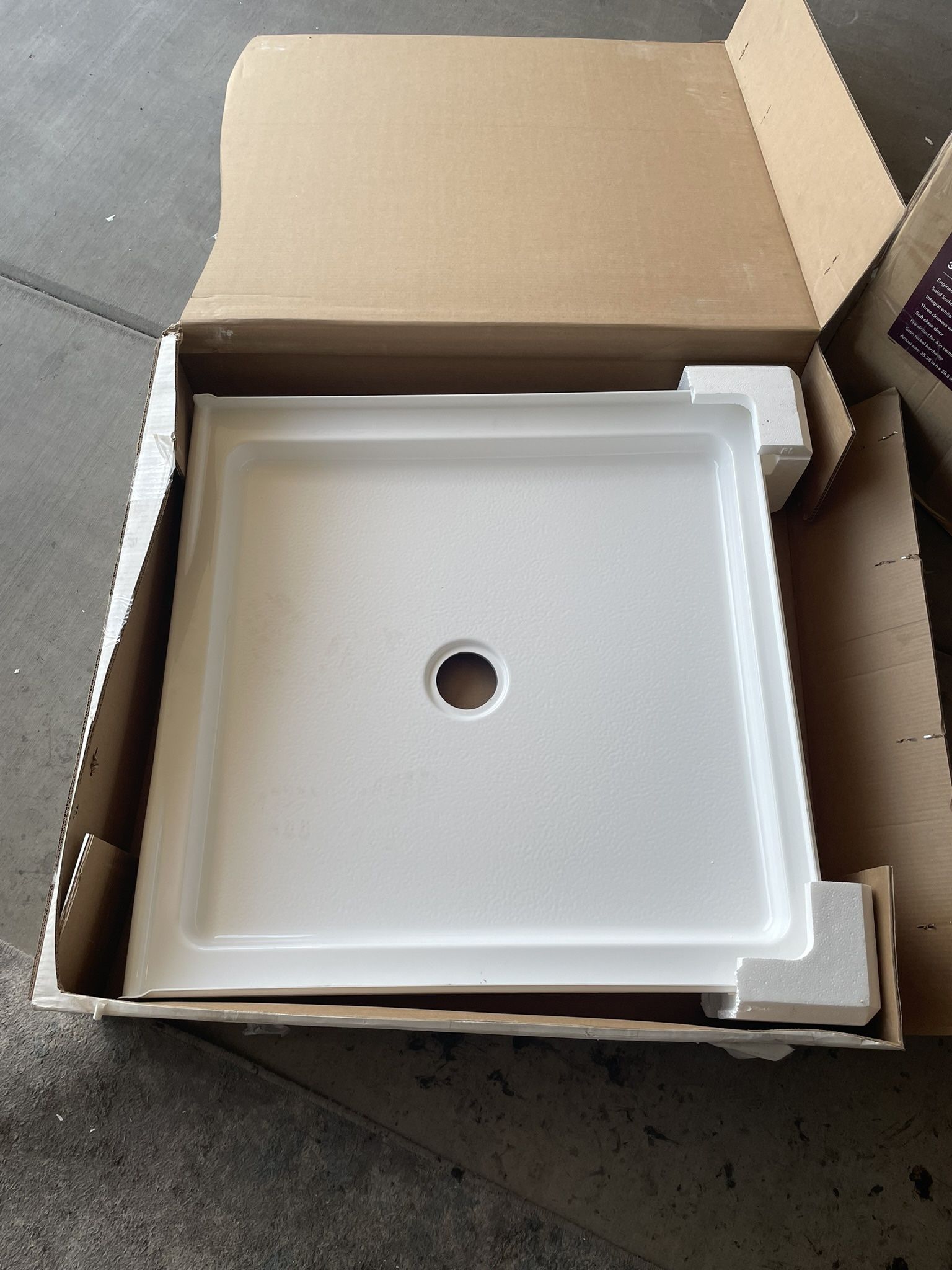Delta Classic 500 32 in. L x 32 in. W Alcove Shower Pan Base with Center Drain in High Gloss White