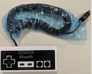 INSIGNIA WIRED CONTROLLER FOR NINTENDO Wii + NINTENDO Wii PRO CONTROLLER CLASSIC