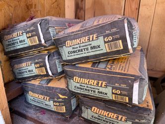 6 bags Quikrete concrete mix 60lbs.