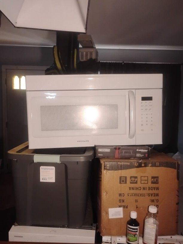 Frigidaire Microwave