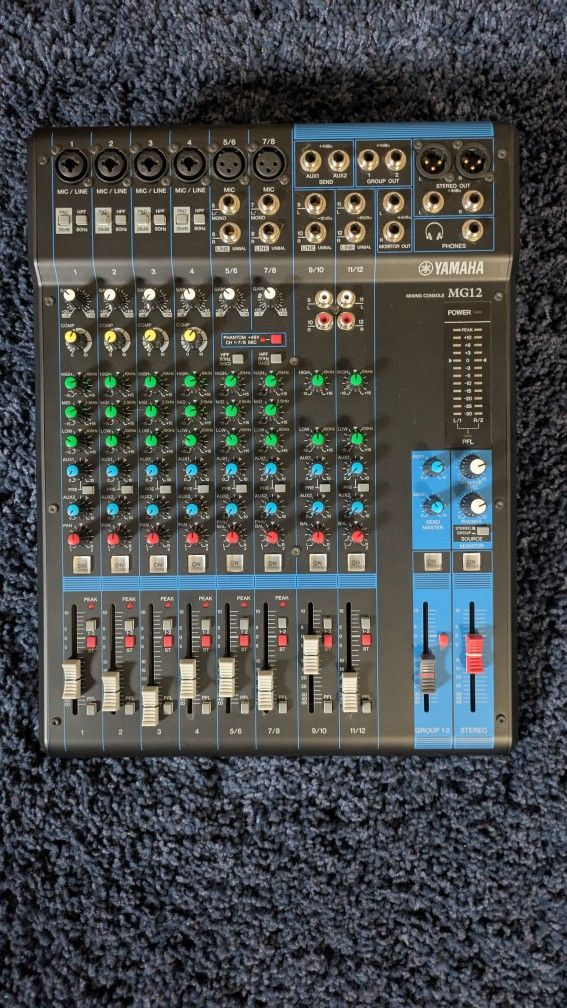 Yamaha MG12 Mixer