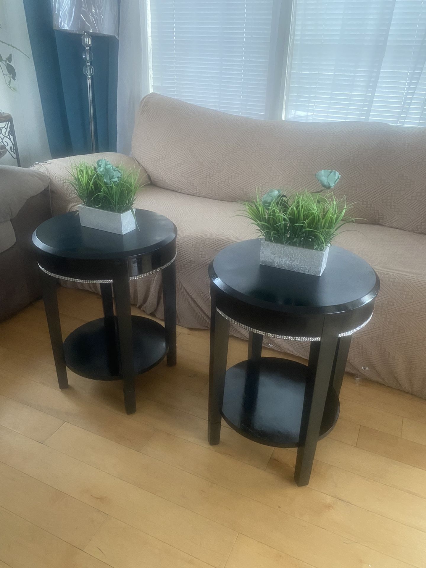 Set of 2 End Tables, Side Tables