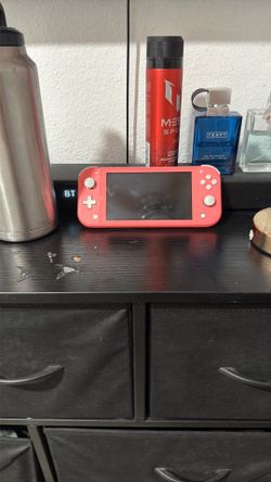 Nintendo switch lite pink