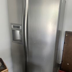 LG Refrigerator Ice Water Stainless Steel 