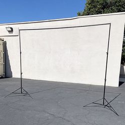 $35 (New in box) Heavy duty backdrop stand 8.5x10 ft adjustable photography background w/ clips and carry bag 